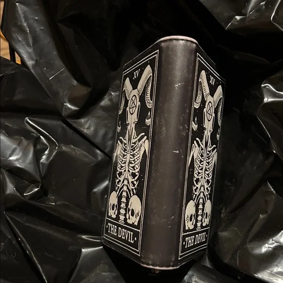 Black and White Zipper Wallet with Skeleton Design of Tarot Card “The Devil”- - Picture 2 of 5